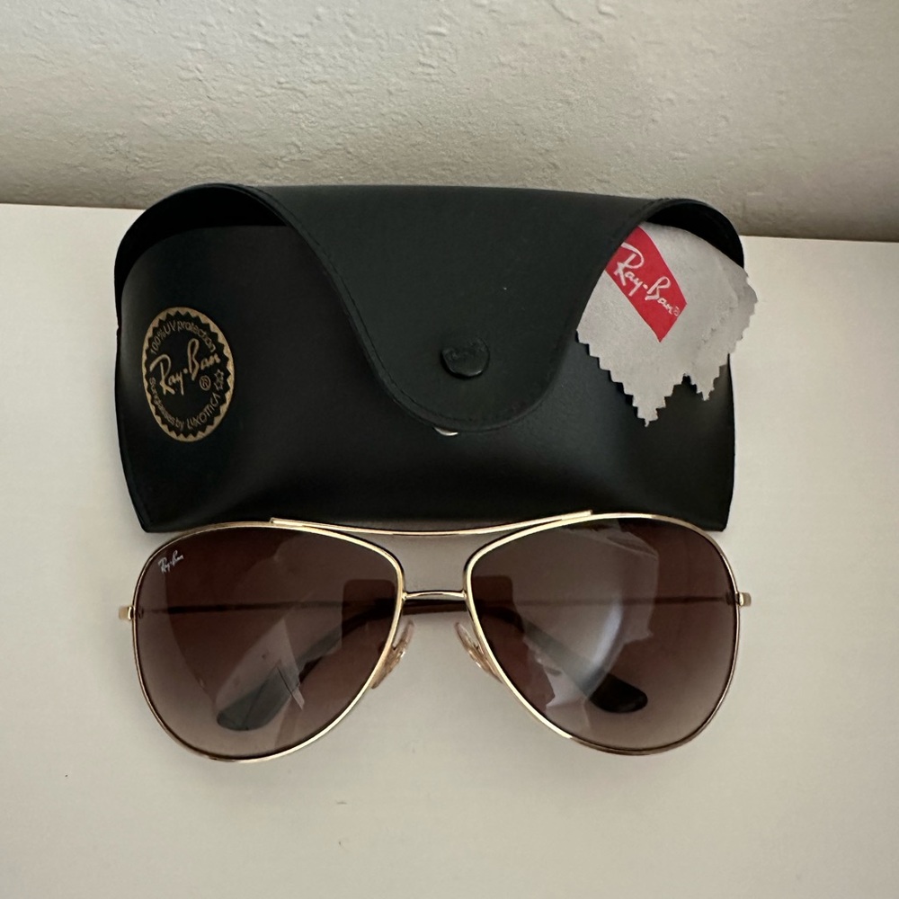 Ray-Ban Gold Aviator Sunglasses
